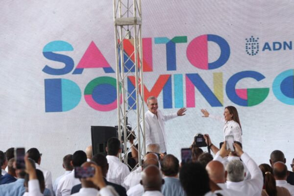 Luis Abinader-Distrito Nacional-Carolina Mejía