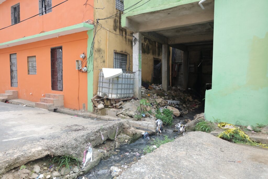 "El padre fue al negocio a comprar leche para la niña", afirma comerciante del sector Los Girasoles I