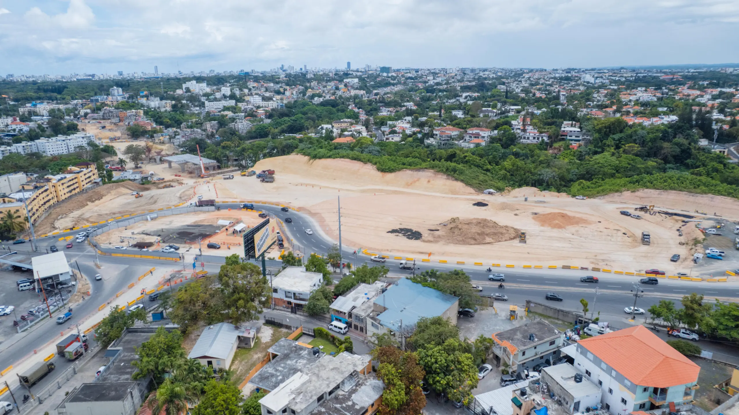 Primera etapa de la avenida República de Colombia estará lista a finales de este año, anuncia Abinader