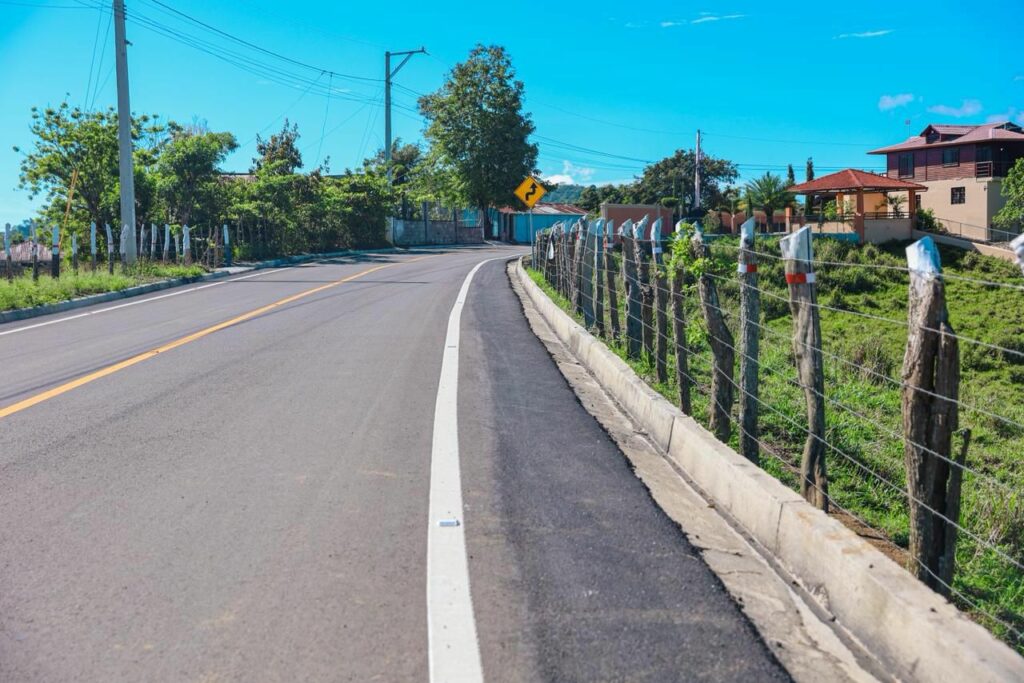 Abinader inaugura carretera Tavera–Jarabacoa y amplía red vial en La Vega