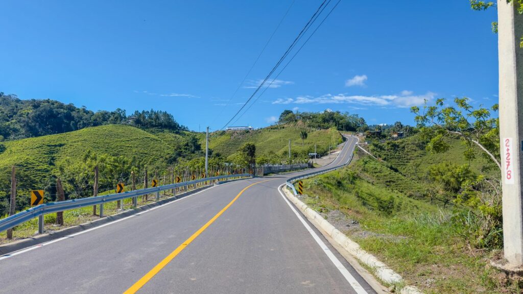 Abinader inaugura carretera Tavera–Jarabacoa y amplía red vial en La Vega
