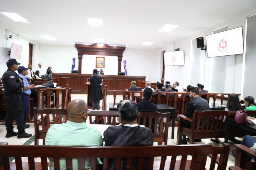 Abogados buscan cambiar prisión por libertad a Santiago Hazim y otros imputados en caso SENASA