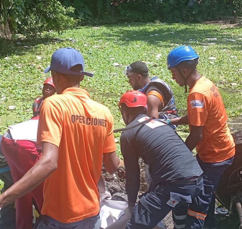 Al menos tres muertos en accidente en la Autopista 6 de Noviembre