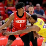 Amen Thompson impulsa aplastante victoria de Rockets para evitar eliminación ante Lakers