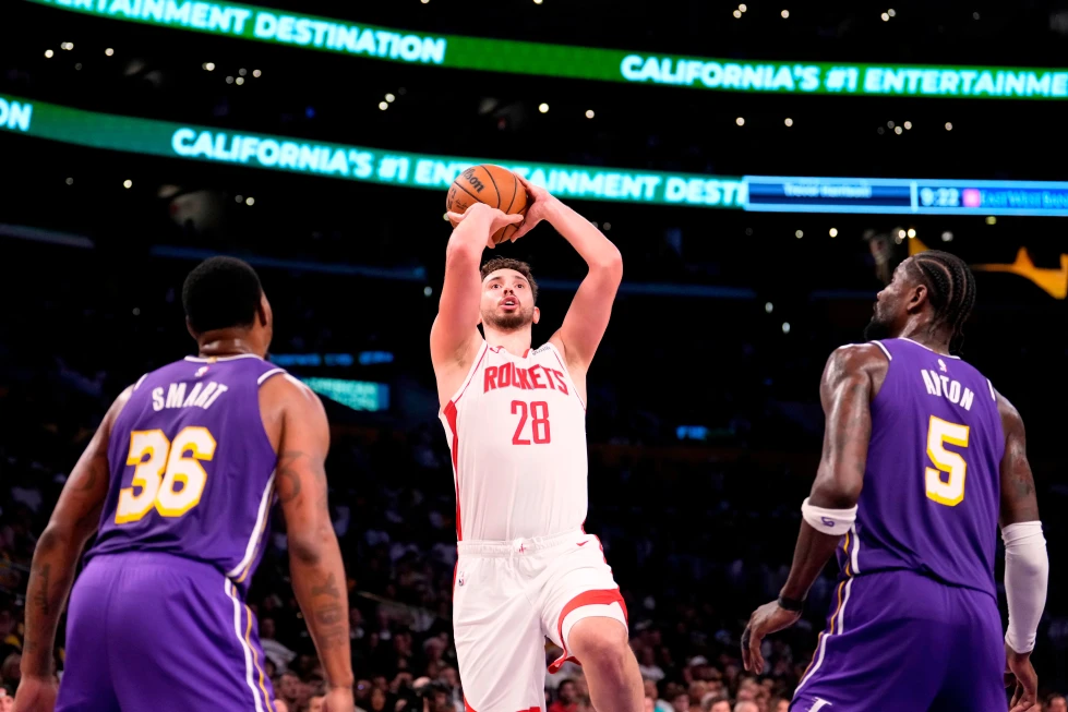 Los Lakers se quedan cortos y los Rockets resisten: ganan el quinto juego para seguir con vida