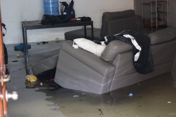 enseres inundados-inundaciones-lluvias del miércoles