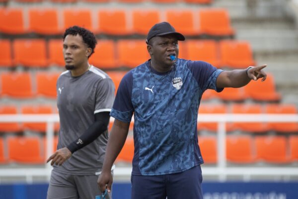 Haitiano al frente del líder de la liga dominicana de fútbol: "Trabajo duro y resiliencia