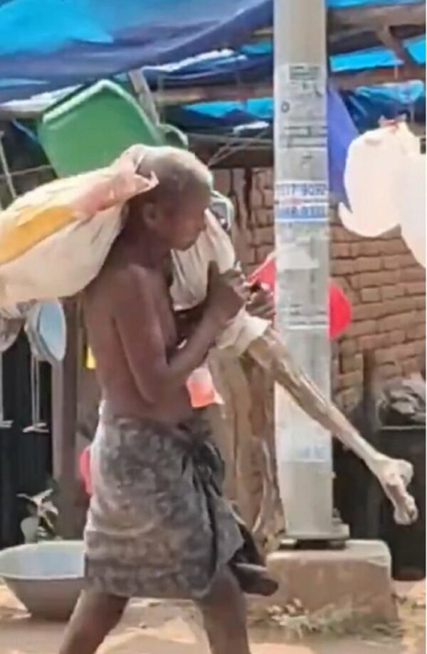 horror en la india-cadaver