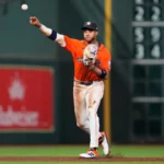 Jeremy Peña sale por lesión de rodilla en juego ante Mariners