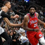 Joel Embiid se sometió a una apendicectomía y se perdería temporada NBA
