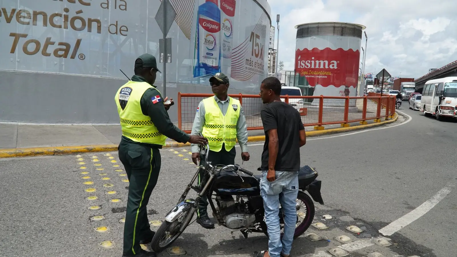Solo dos mil agentes de la DIGESETT fiscalizan el tránsito en el territorio nacional, según Milton Morrison