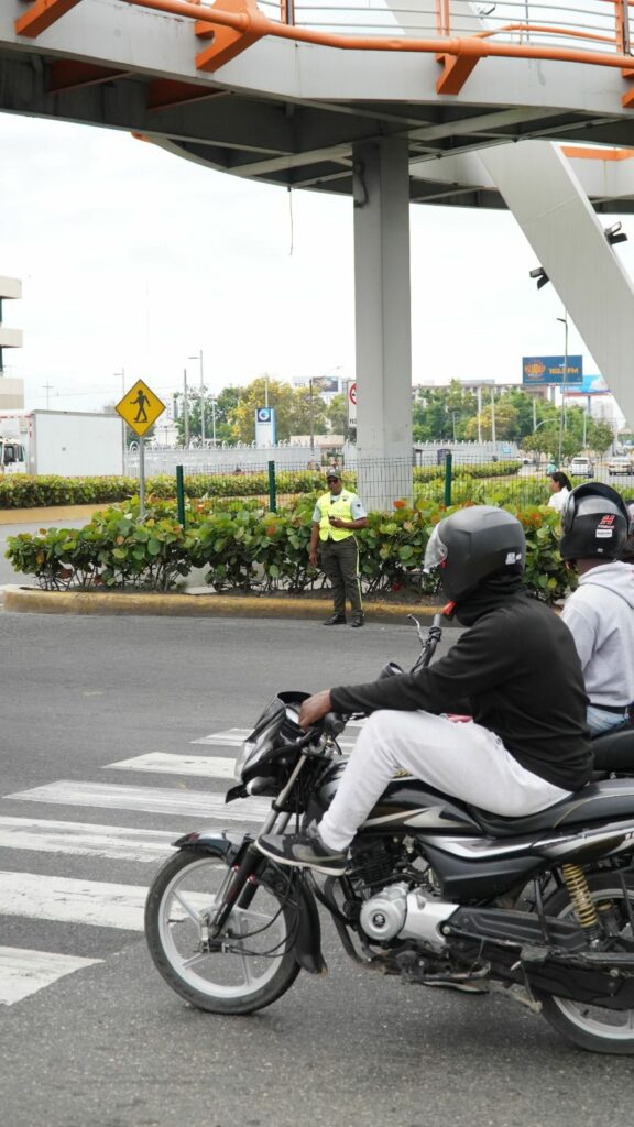 ¿Motoristas sin control? DIGESETT asegura que sí los fiscaliza