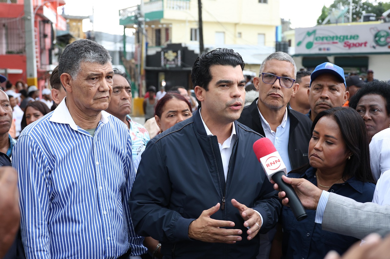 Wellington Arnaud realiza recorrido sector de Herrera para llevar soluciones ante daños por lluvias