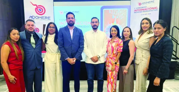 Directivos de la entidad durante la rueda de prensa.