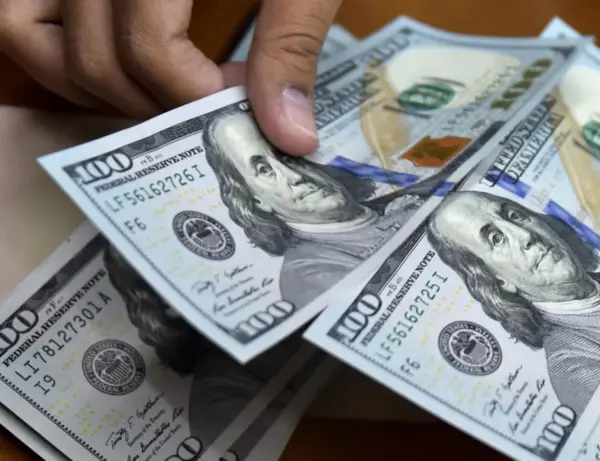 El 91.8 % de la cartera en moneda extranjera a no generadores de divisas .