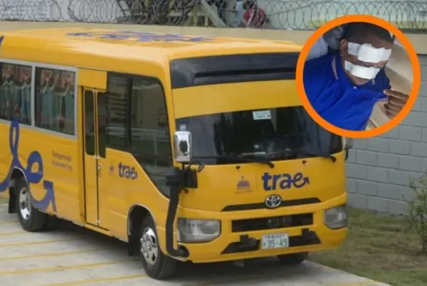El conductor fue agredido mientras transportaba estudiantes hacia un centro.