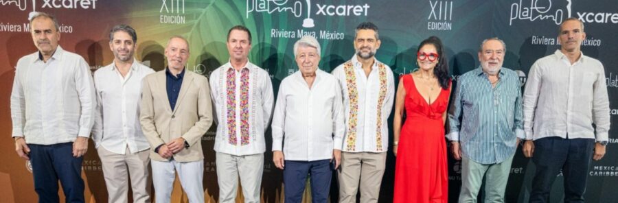 Ejecutivos y organizadores de Premios Platino durante la entrega de los primeros ganadores.  Fuente externa.
