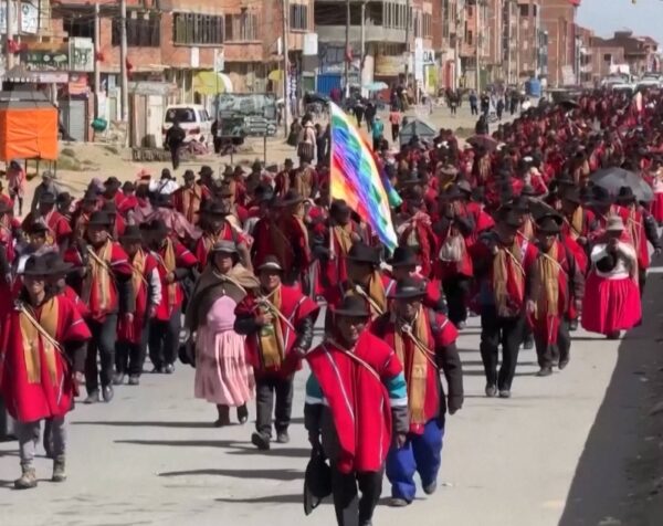 Parte de los manifestantes en las calles de Lima.