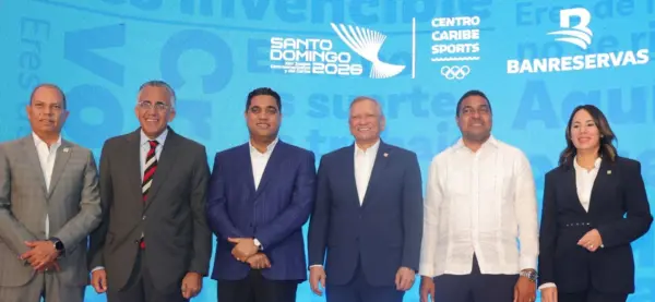 Garibaldy Bautista, Luis Mejía Oviedo, Kelvin Cruz, Leonardo Aguilera, José P.  Monegro y Alieska Díaz.  Alberto calvo