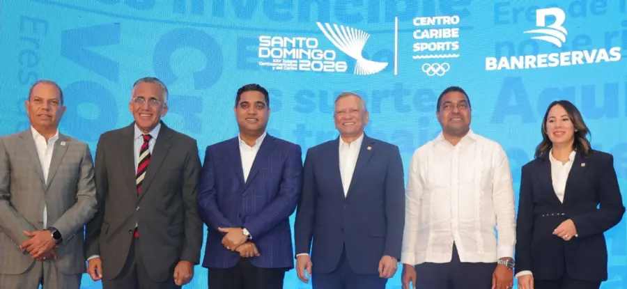 Garibaldy Bautista, Luis Mejía Oviedo, Kelvin Cruz, Leonardo Aguilera, José P.  Monegro y Alieska Díaz.  Alberto calvo