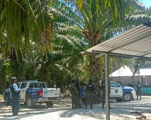 Vestidos de policías habrían cometido masacre en Colón.