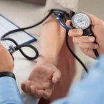 La presión arterial alta puede aparecer en cualquier etapa de vida