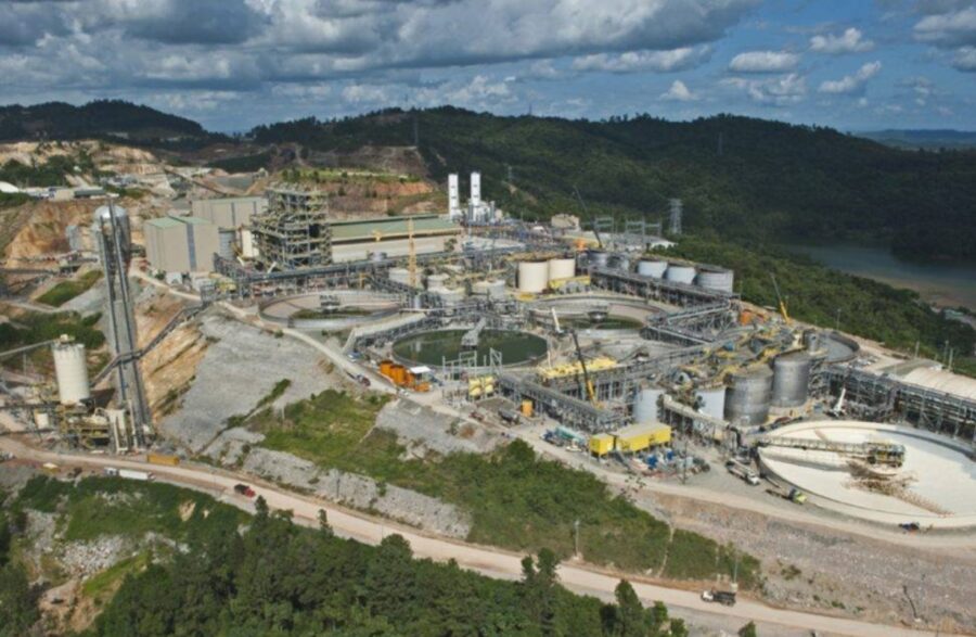 El país es agraciado por sus grandes yacimientos de níquel, hierro, oro, cobre, zinc, mármol y yeso, como además tierras raras.