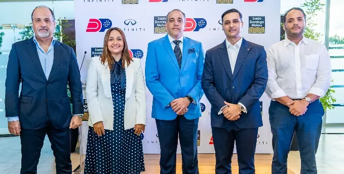 Pedro Ruiz, Pamela Martínez, Blas Fernández, Carlos Alegría y Manuel Lloret.