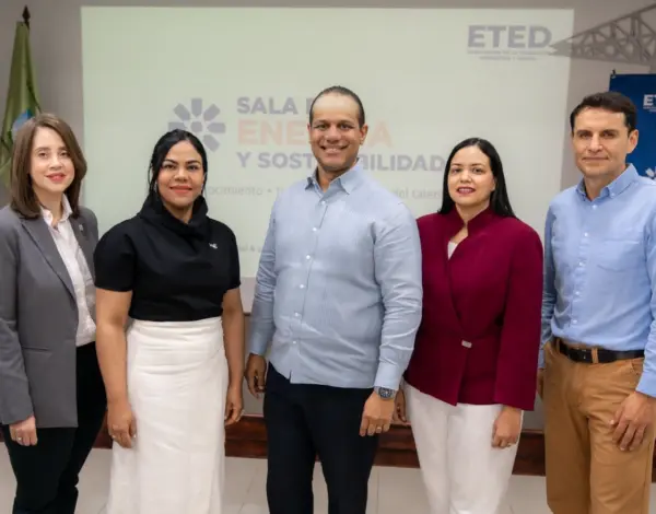 Karina Rodríguez , Yomayra Martinó Soto, Ariel Espejo, Miozotty de los Santos Abreu y Henry Mariño.