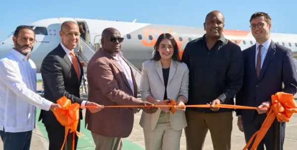 La experiencia a bordo busca reflejar la hospitalidad dominicana.