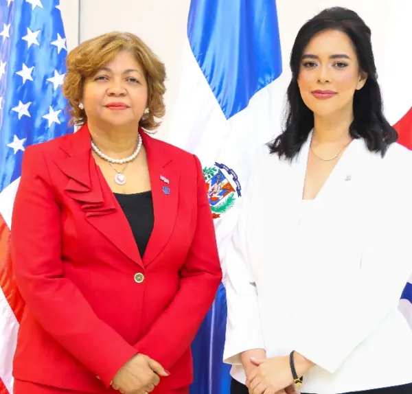 Josefina Pepín y Natalia Vásquez.