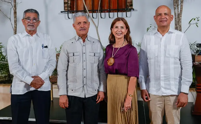 Domingo Abreu, Luis Carvajal, Carmen Rita Cordero y José Enrique Delmonte.