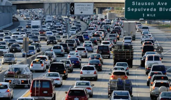 45 millones de personas en EE. UU. viajarán este fin de semana por el Día de los Caídos; miles de dominicanos lo harán