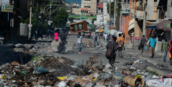 Las bandas armadas han sembrado el terror y la violencia en barrios de Puerto Príncipe, con miles de fallecidos y heridos.