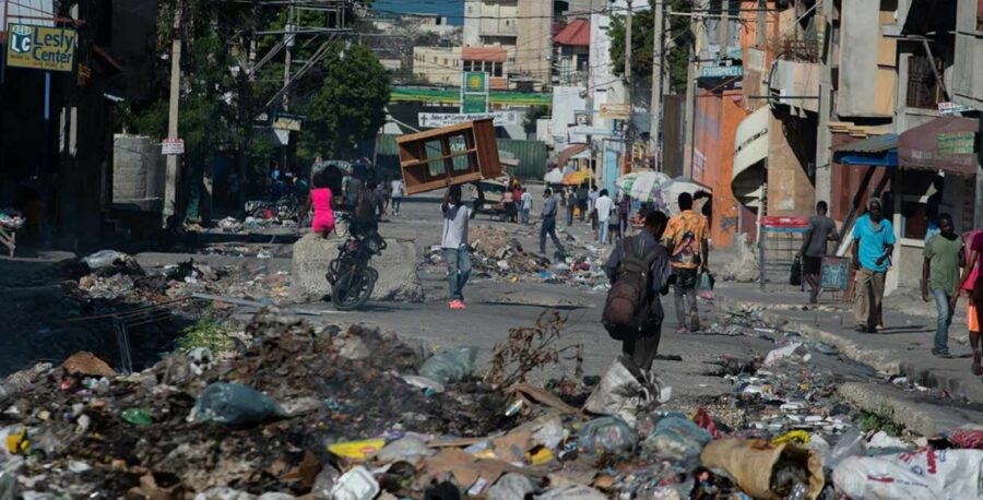 Las bandas armadas han sembrado el terror y la violencia en barrios de Puerto Príncipe, con miles de fallecidos y heridos.