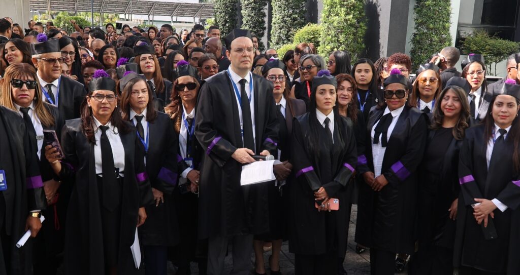 Los jueces y servidores judiciales denuncian desigualdad y abandono