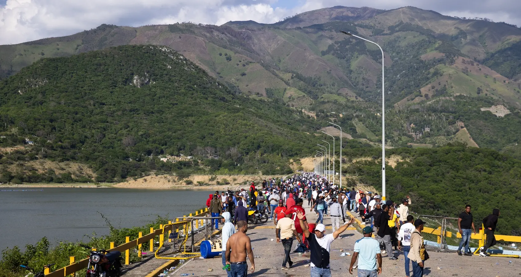 Gobierno dispone detención de exploración minera en San Juan