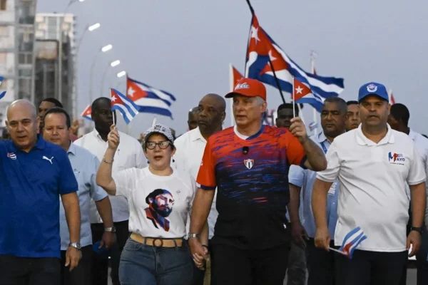 AME8352-CUBA-PRIMERO-MAYO