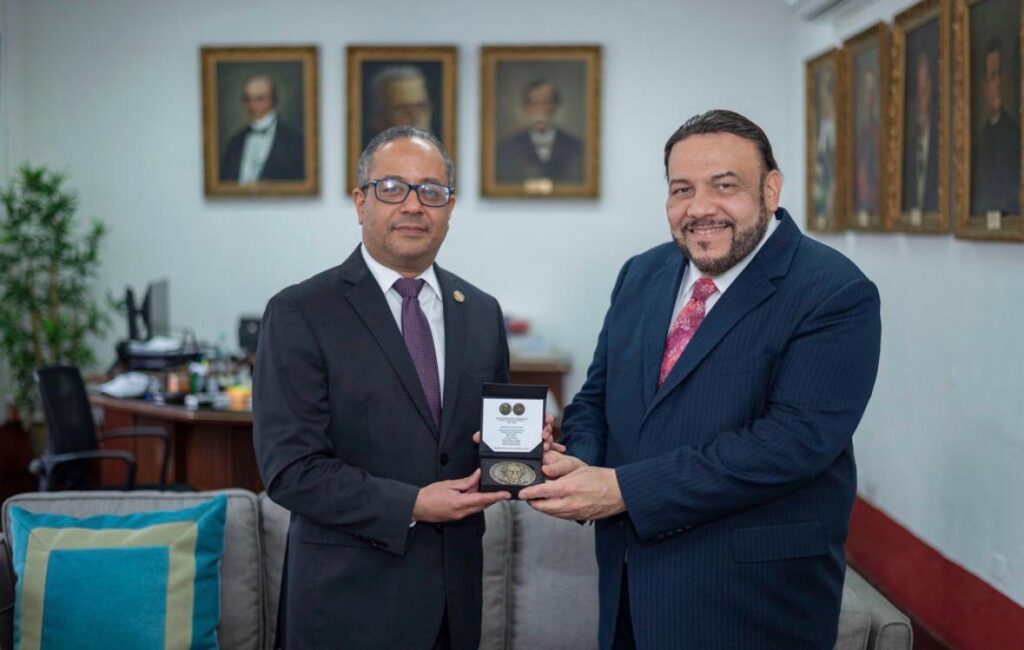 Inauguran exposición histórica en la Academia Dominicana de la Historia