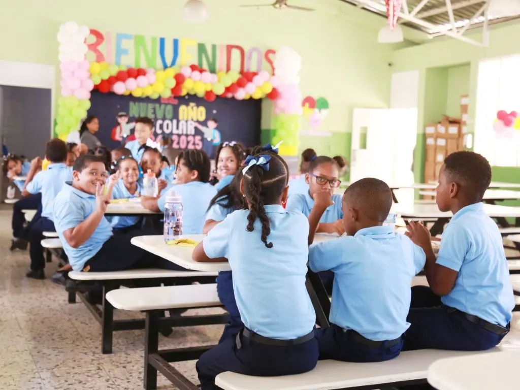 Alimentación escolar reduce en más de RD$82 mil millones gastos de hogares