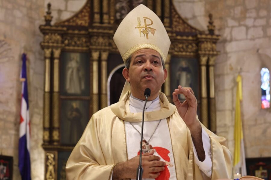 Arzobispo coadjutor de la Arquidiócesis de Santo Domingo, Carlos Morel Diplán, llamó a ejercer en los medios de comunicación con una práctica ética y responsable.