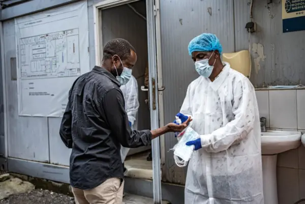 CDC emite alerta sanitaria por brote de ébola en África