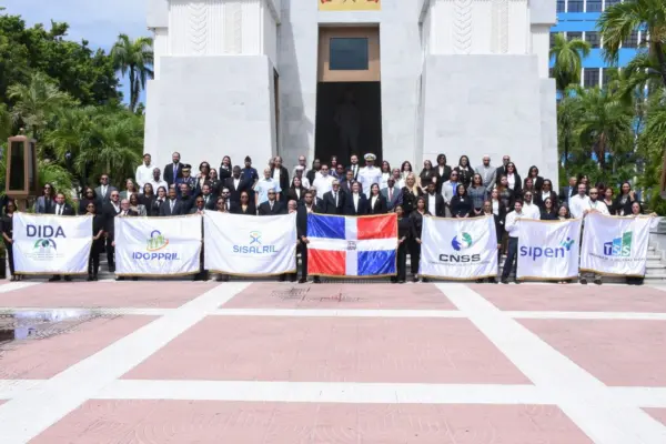 CNSS honra a los Padres de la Patria con motivo de la Semana de la Seguridad Social