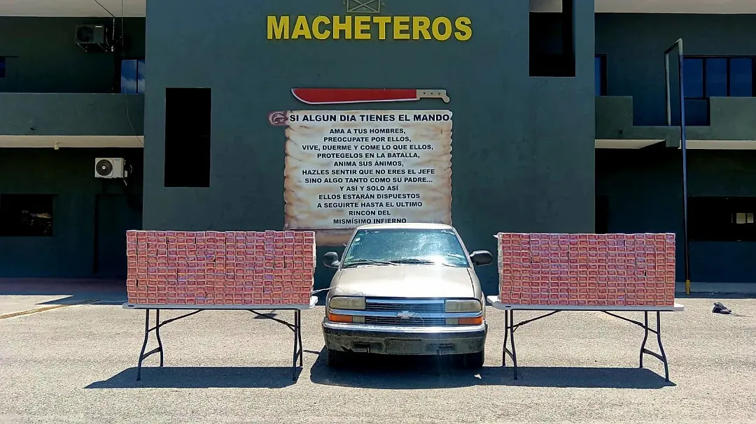 Ejército decomisa más de 96 mil cigarrillos de contrabando ocultos en camioneta en Valverde