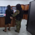 DNCD captura a dos hombres vinculados al decomiso de 1.7 toneladas de cocaína