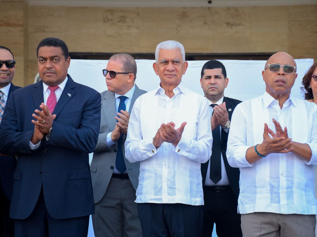 Antorcha de los Juegos Centroamericanos y del Caribe llega al Congreso Nacional