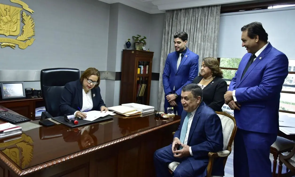 Diputados del PLD retiran interpelación contra canciller por acuerdo con EE.UU.