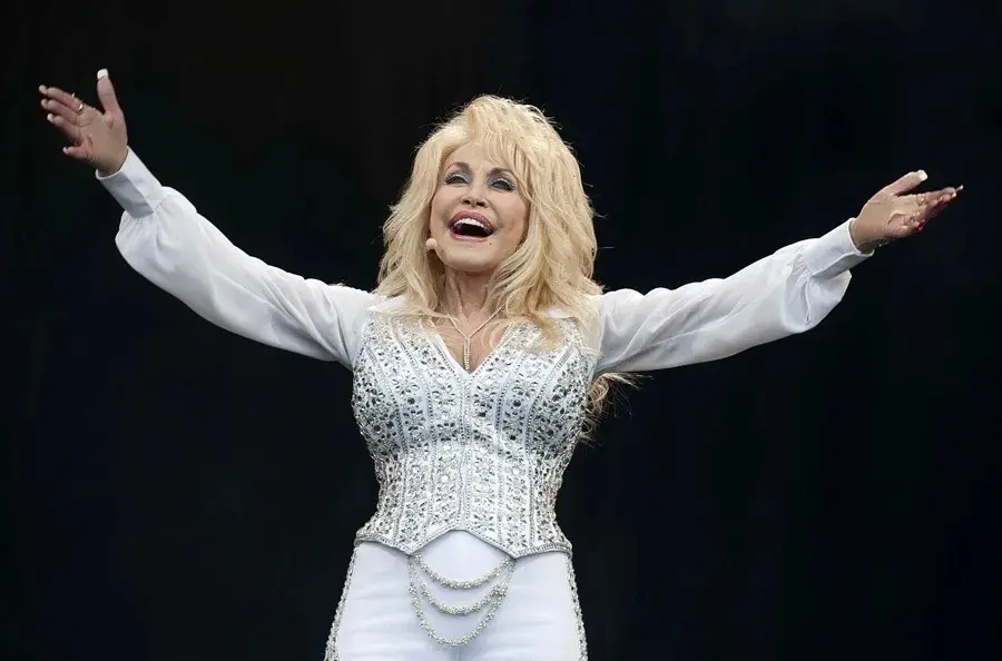Dolly Parton cancela residencia en Las Vegas por problemas de salud por segunda vez