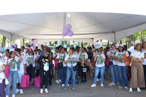 Este domingo, la Fundación Dominicana de Enfermedades Inflamatorias Intestinales (Fundeii) realizó una caminata con los pacientes en el Parque Iberoamericano.