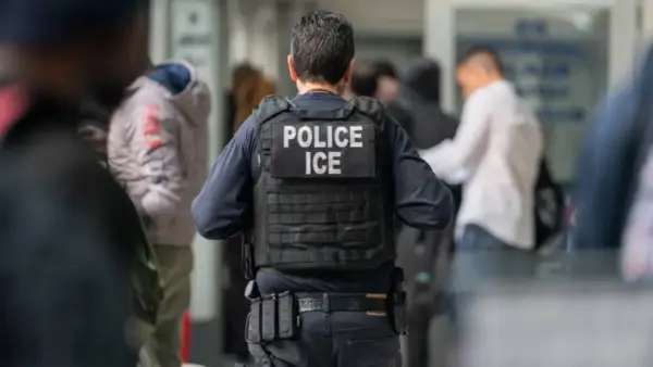 ICE-Agentes